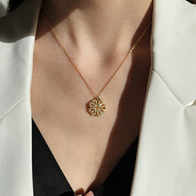 Four Leaf Clover Necklace Dainty Magnetic Heart Necklace for Her - Gift For Lover - Gift For Her